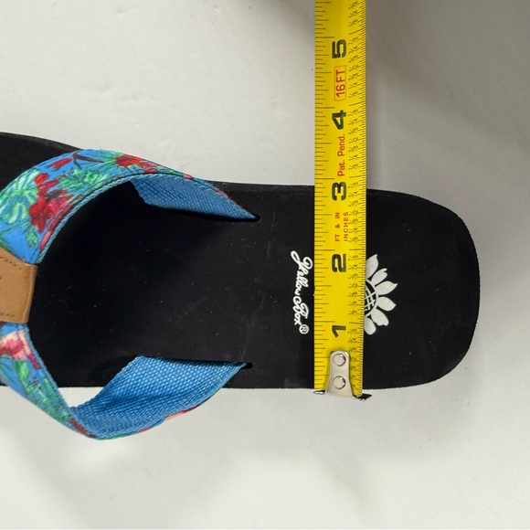 Yellow Box Flip Flops Blue with Pink Flamingos Size 7 1/2 7.5 Sandals Tropical - Picture 13 of 15